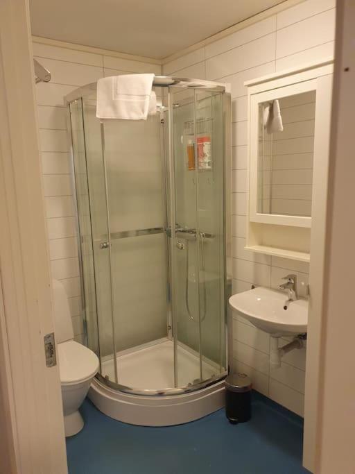 Corner With 2 Bedrooms In The Middle Of The Centre